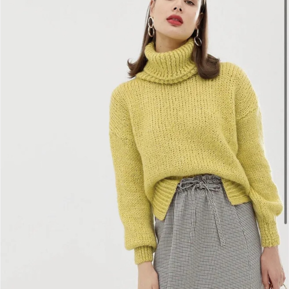 River Island Chunky Yellow Roll Neck Sweater Size Medium